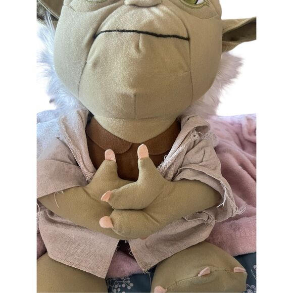 Underground Toys 2012 Star Wars Super Deluxe Talking Yoda Plush Stuffed Toy 14" - Picture 4 of 7